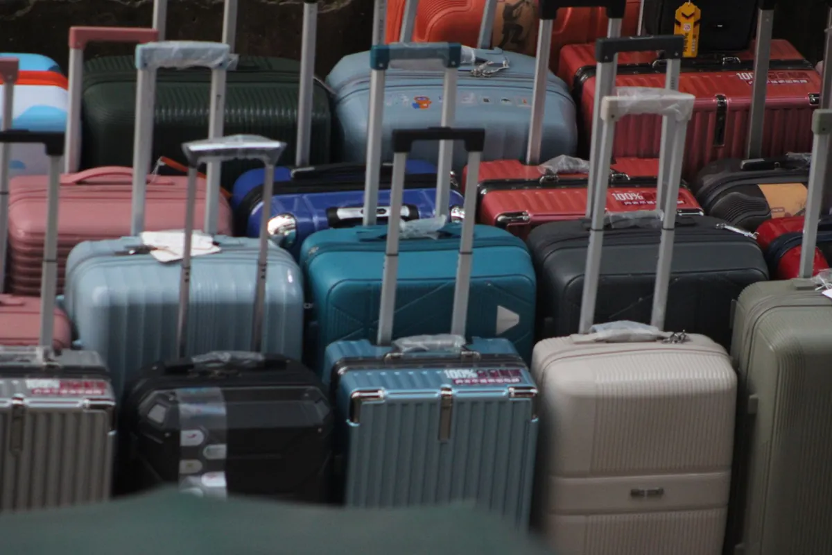 Travel Umbrella Buying Guide: What Fits in a Carry-On and Survives Wind