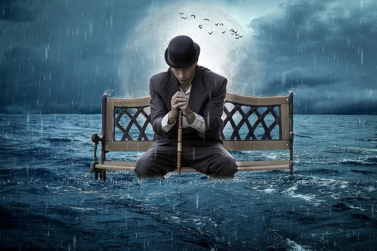 Umbrella vs. Rain Hat: Which Gear Keeps You Drier in Heavy Rain?
